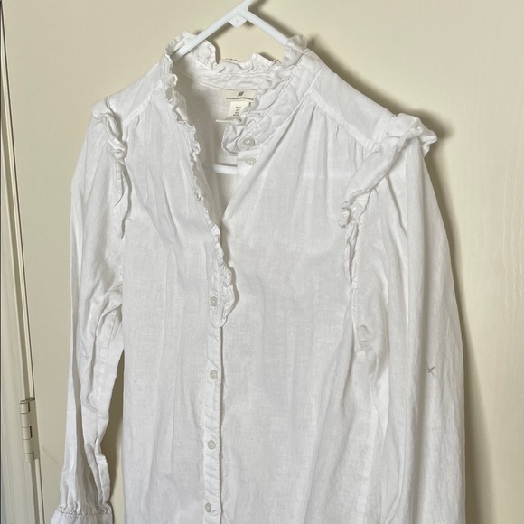 H&M Women's White Ruffled Button-Up Top - Picture 4 of 4